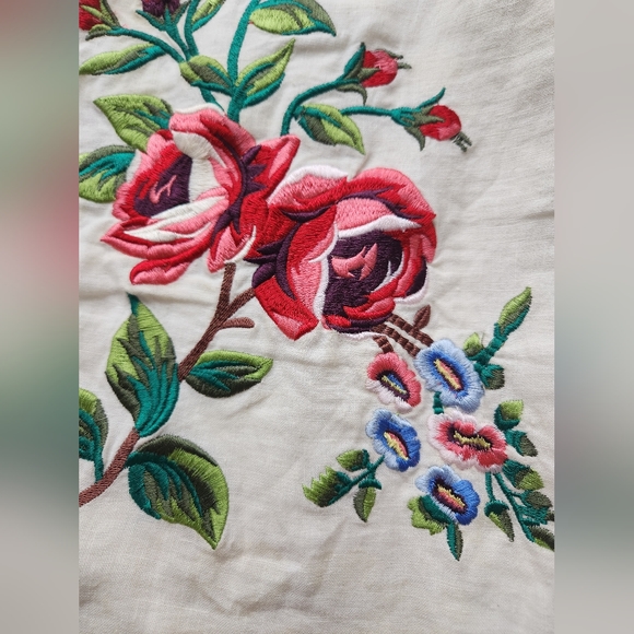 Ecologie White Irish Linen Embroidered Skirt - Picture 5 of 7